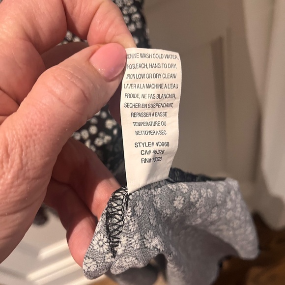 Floral Romper - Picture 3 of 9